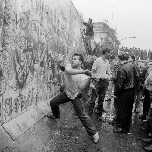 Berlin Duvarlı Neden Yıkıldı?