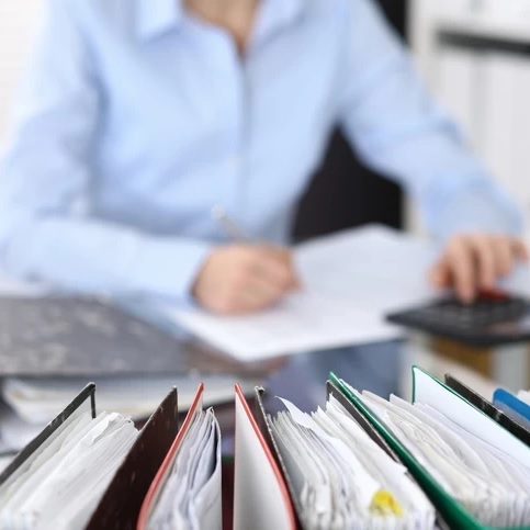 Devlet dairelerinde işlemler neden yavaş ilerler?