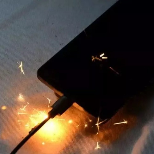 Neden telefon şarjda bırakılmamalı?