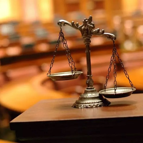 Niye Niçin Demokrasi zamanla zayıflar