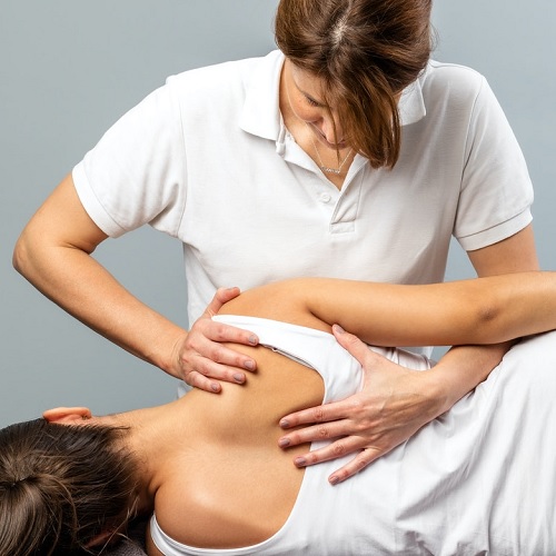 İki Kürek Kemiği Arasındaki Ağrı Olur Sebebi Nedir